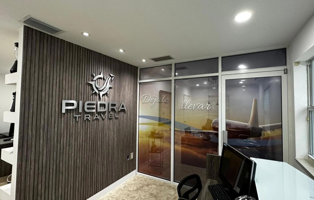 piedra travel 3d letters
